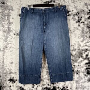 St. John Women's Blue Cropped Jeans size 16